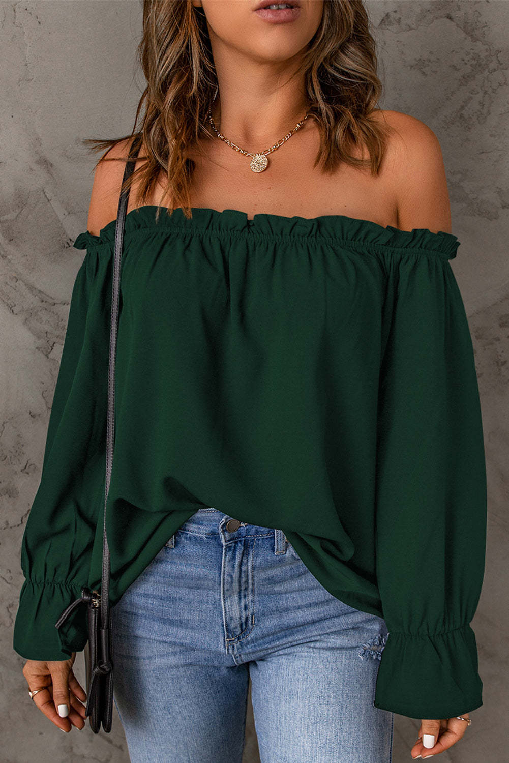 Muun’s Off-Shoulder Flounce